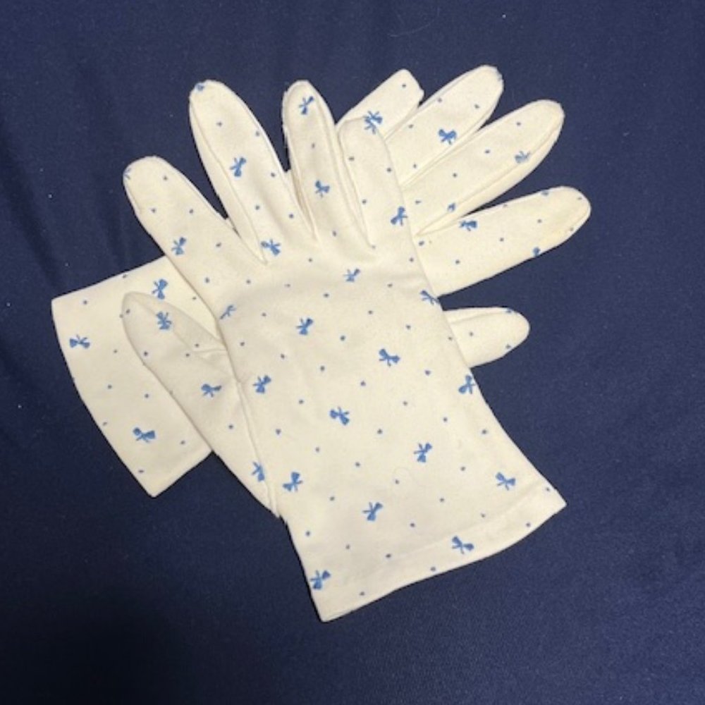 VTG Dressy White w/Blue Embroidered Ribbons Wristlet Gloves Stretchable OS